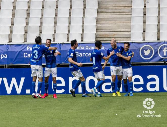 Los jugadores del Real Oviedo celebran un gol esta temporada (Foto: LaLiga).