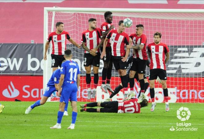 Imagen del gol de Banega en el último Athletic-Sevilla (Foto: LaLiga).