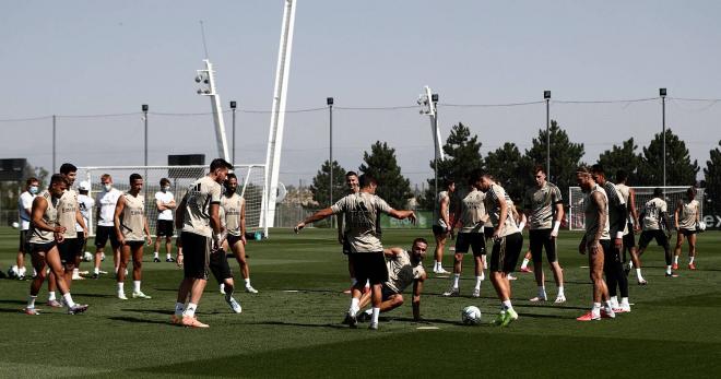 Los jugadores del Real Madrid, en la sesión del jueves (Foto: RM).