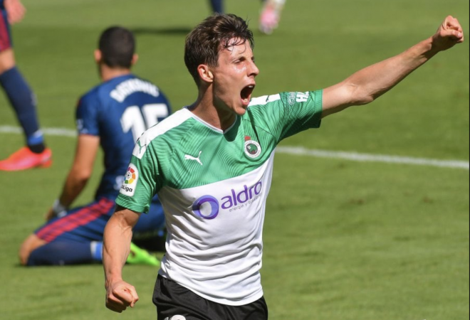 Guillermo celebra su gol e el Racing-Huesca (Foto: LaLiga).