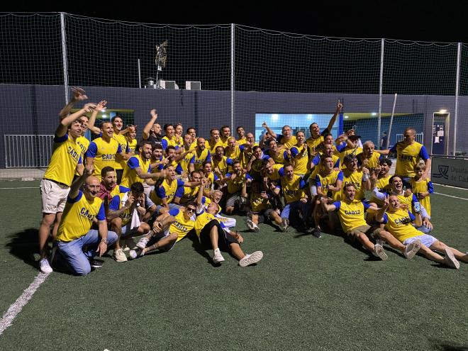 Los jugadores del Cádiz celebran el ascenso a Primera División (Foto: CCF)