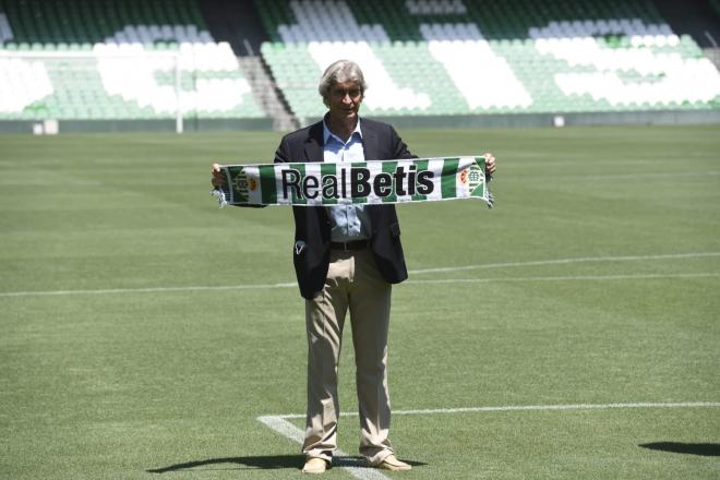 Manuel Pellegrini, en su presentación con el Betis (Foto: Kiko Hurtado).