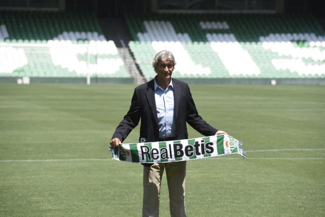 Manuel Pellegrini, en su presentación con el Betis (Foto: Kiko Hurtado).