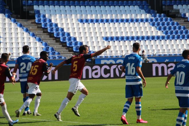 Los jugadores del Extremadura celebran uno de los goles ante el Dépor (Foto: EUD).