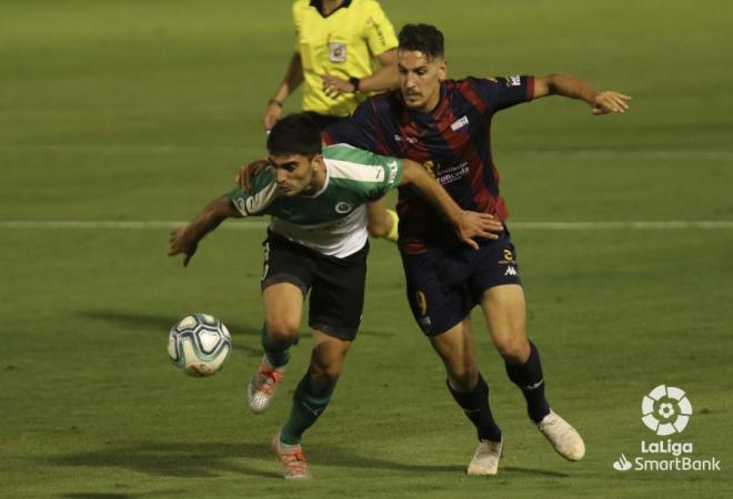 Álex Alegría, durante un partido con el Extremadura (Foto: LaLiga).