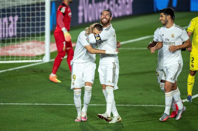 Celebración de Benzema con Ramos.
