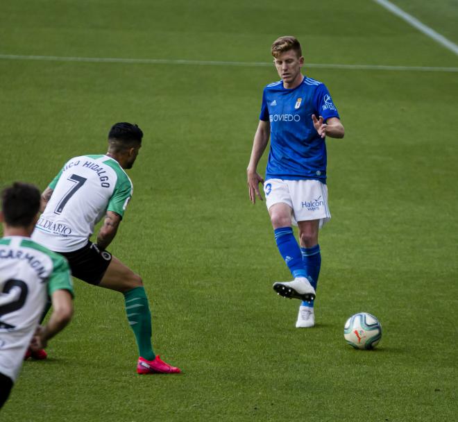 Mossa, durante el Real Oviedo-Racing de Santander (Foto: LaLiga).