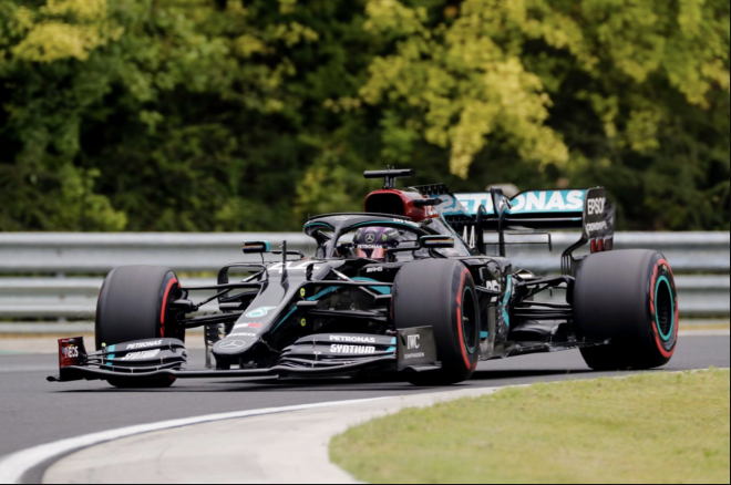 Lewis Hamilton, durante la clasificación del GP de Hungría 2020 (Foto: @MercedesAMGF1).