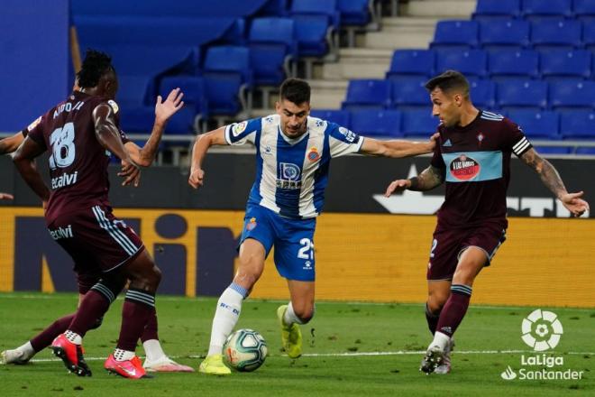 Mallo y Aidoo cortan una jugada en el Espanyol-Celta (Foto: LaLiga).