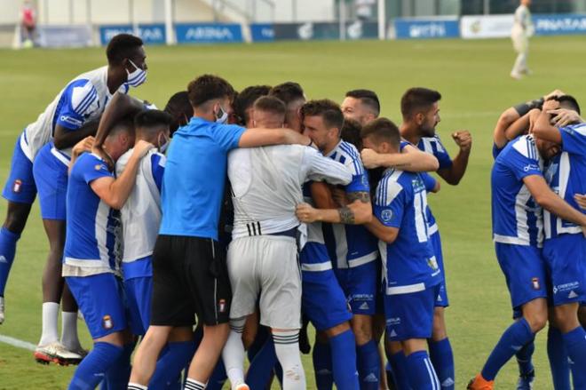 Los jugadores del Lorca celebran el gol que les dio el ascenso a Segunda B (Foto: Lorca Deportiva).