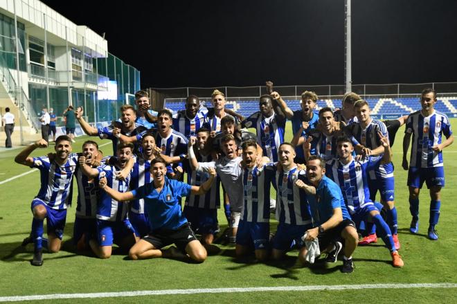 Los jugadores del Lorca celebran el ascenso a Segunda B (Foto: Lorca Deportiva).