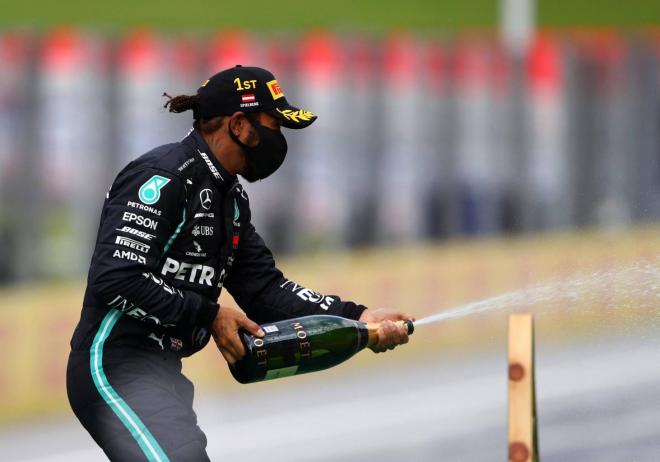 Lewis Hamilton celebra su victoria en el Gran Premio de Estiria (Foto: EFE).