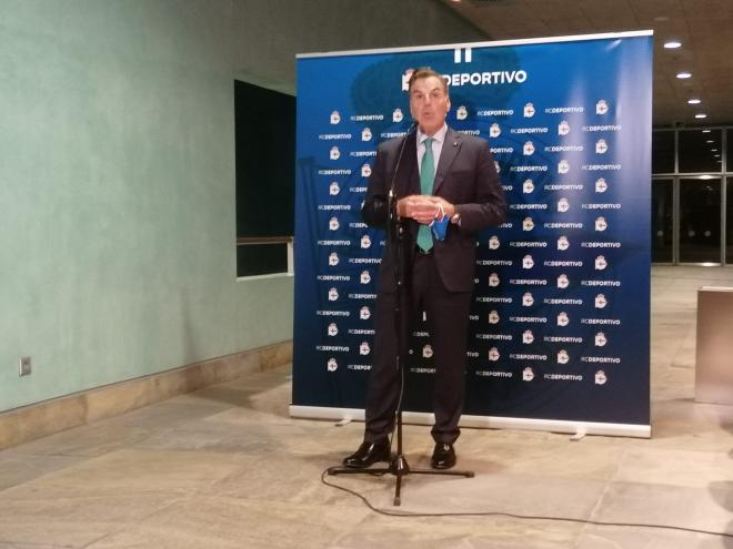 Fernando Vidal, tras la Junta de Accionistas del Dépor (Foto: Susana Falcón).