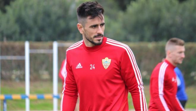 David Costas, entrenándose con el Almería.
