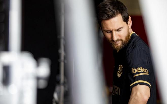 Leo Messi, con la nueva camiseta (Foto: FCB).