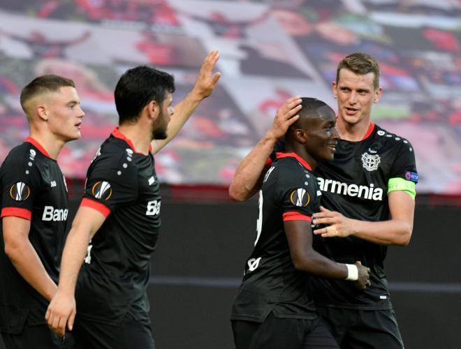 Moussa Diaby, objetivo de Florentino Pérez, celebra un gol con el Leverkusen (Foto: EFE).