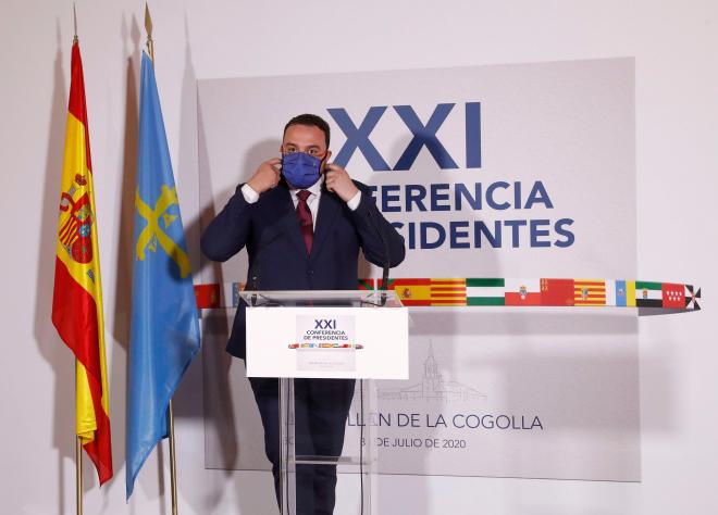 Adrián Barbón, Presidente del Principado de Asturias, con mascarilla (Foto: Gobierno de Asturias)