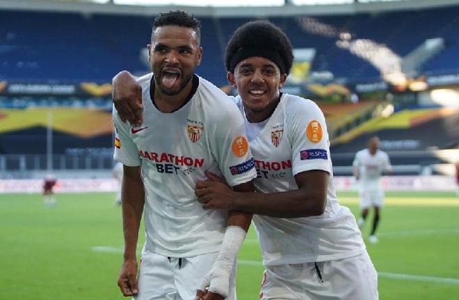 En-Nesyri y Koundé celebran el gol del marroquí (Foto: SFC).