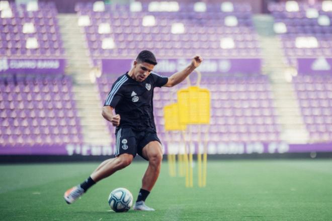 Víctor García, en un entrenamiento reciente en el Estadio José Zorrilla (Foto: Real Valladolid).