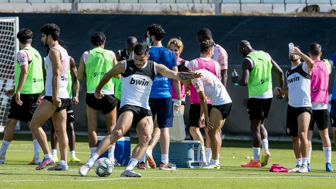 Entrenamiento del Valencia en Paterna (Foto: VCF)