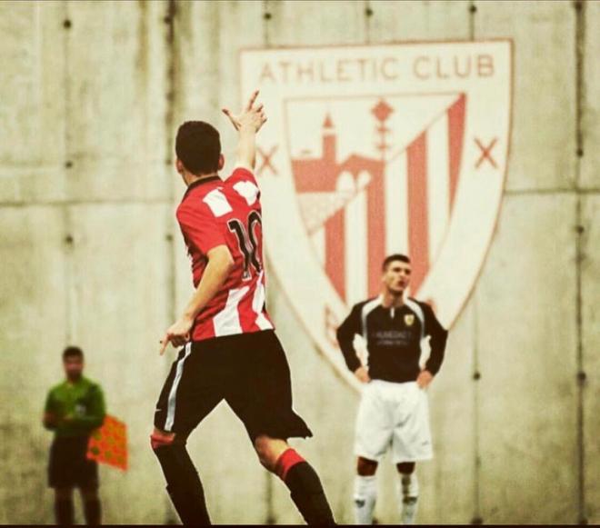 Iñigo Vicente tiene claro que su futuro pasa por jugar en el Athletic Club.