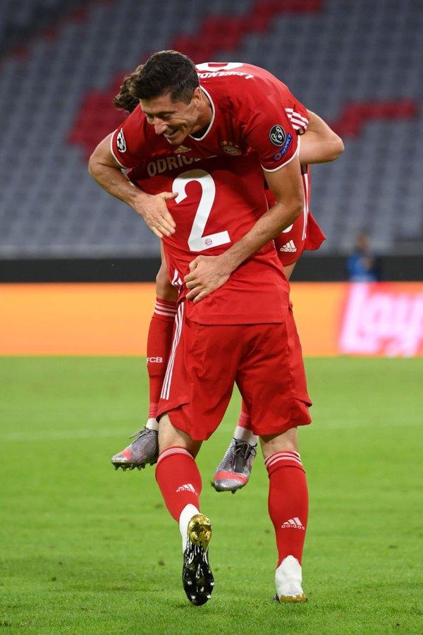 Álvaro Odriozola le dio a Lewandowski la asistencia del gol en la Champions.