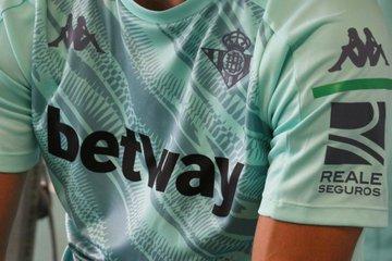 La nueva camiseta de Entrenamiento, color verde agua (Foto: Real Betis).