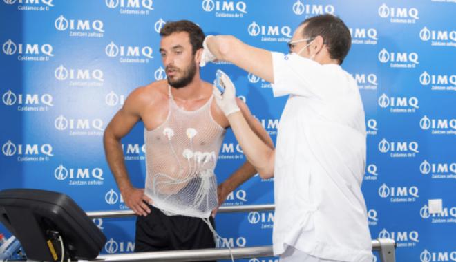 Iñigo Lekue pasa las pruebas médicas en la pretemporada rojiblanca (Foto: Athletic Club).
