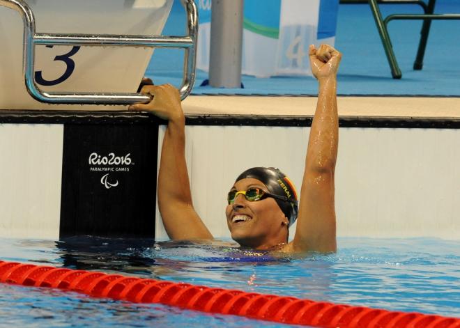 Teresa Perales, tras ganar el oro en Río 2016.