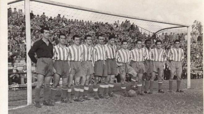 Un once inicial del CD Málaga en la temporada 1951-52 (Foto: Málaga CF).