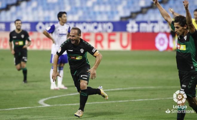 Nino celebra el gol del Elche ante el Real Zaragoza (Foto: LaLiga).