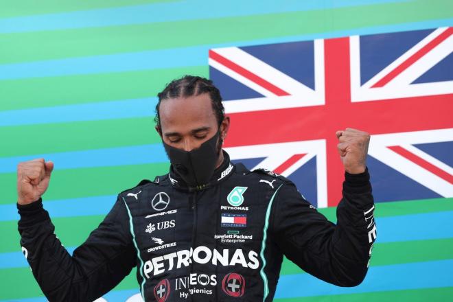 Lewis Hamilton celebra su victoria en el Gran Premio de España.