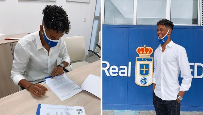 Etienne Eto'o firma su contrato con el Real Oviedo (Foto: Instagram).