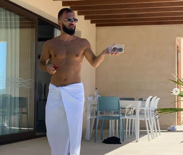 Emre Çolak, en sus vacaciones en Ibiza.
