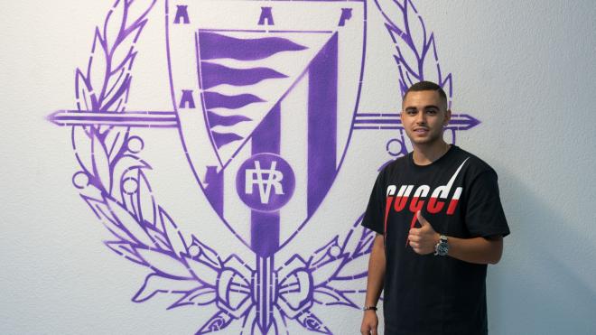 'Moha' Aiman Moukhliss, tras firmar su fichaje por el Real Valladolid Promesas.