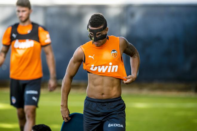 Rodrigo se entrenó en solitario (Foto: Valencia CF)