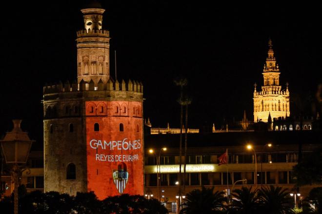 La Torre del Oro y su celebración de la Europa League (Foto: SFC).