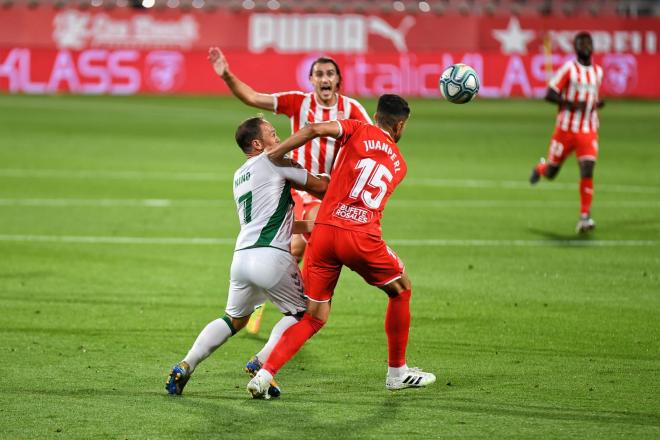 Acción del partido (Foto: Elche).