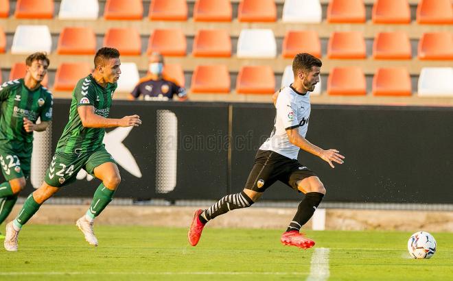 Gayà en el Valencia-Castellón (Foto: Valencia CF)