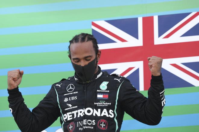 Lewis Hamilton celebra su victoria en el GP de España (Foto: EFE/Albert Gea).