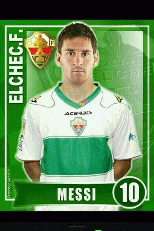 Messi, con la camiseta del Elche.