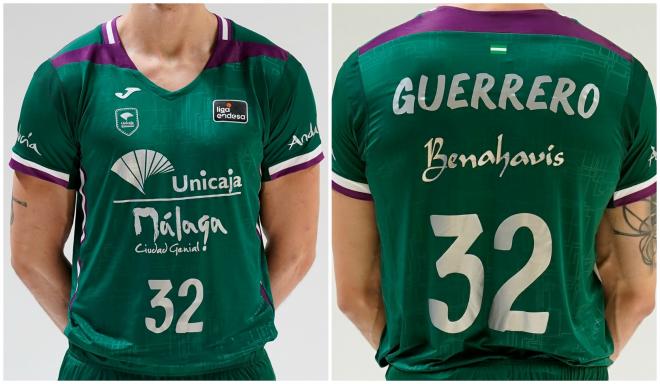 La nueva camiseta, en el fornido cuerpo de Rubén Guerrero.