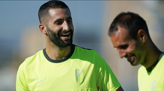 Gonalons, en un entrenamiento con el Granada (Foto: GCF).