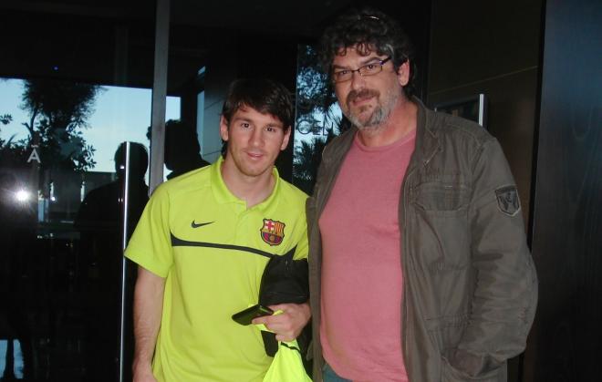 El Yuyu, en una imagen con Leo Messi.