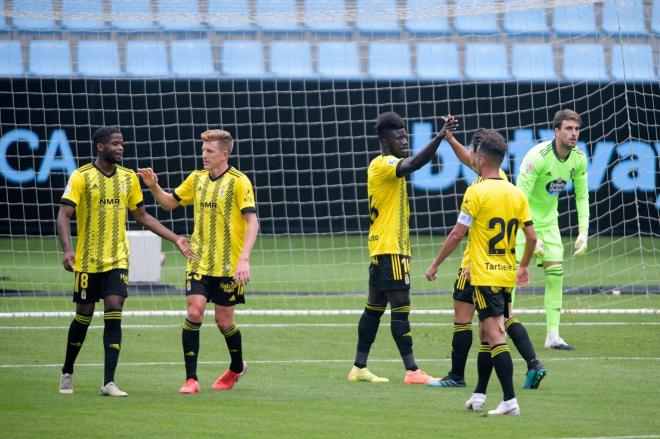 El Real Oviedo celebra el gol de Obeng durante el Celta-Real Oviedo (Foto: Real Oviedo).