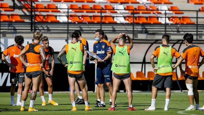 Gracia se ganó la confianza del grupo con sus primeras decisiones (Foto: Valencia CF).