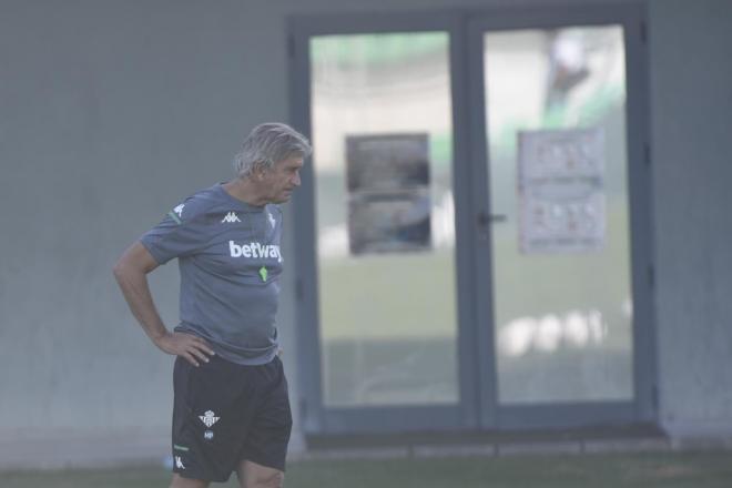 Pellegrini, en el entrenamiento del Betis (Foto: Kiko Hurtado)