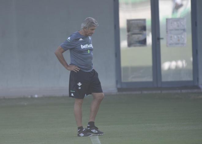 Pellegrini, en un entrenamiento del Betis (Foto: Kiko Hurtado)