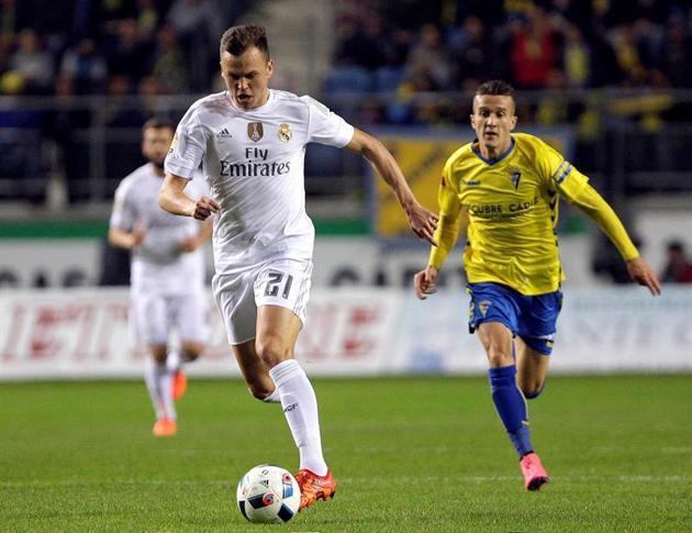 Cheryshev y Salvi, en el último Cádiz-Real Madrid.