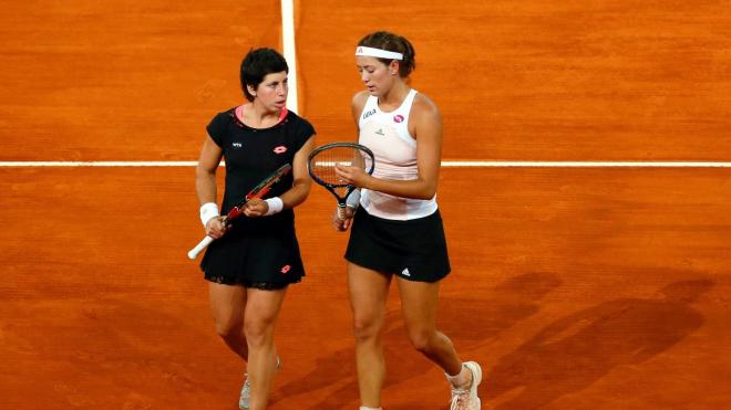 Las jugadoras de tenis españolas Carla Suárez y Garbiñe Muguruza (Foto: EFE).